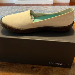 Blueprint Slip-on gum sole shoe 7